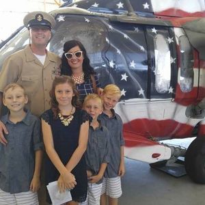 Meet your Posher, Dustin